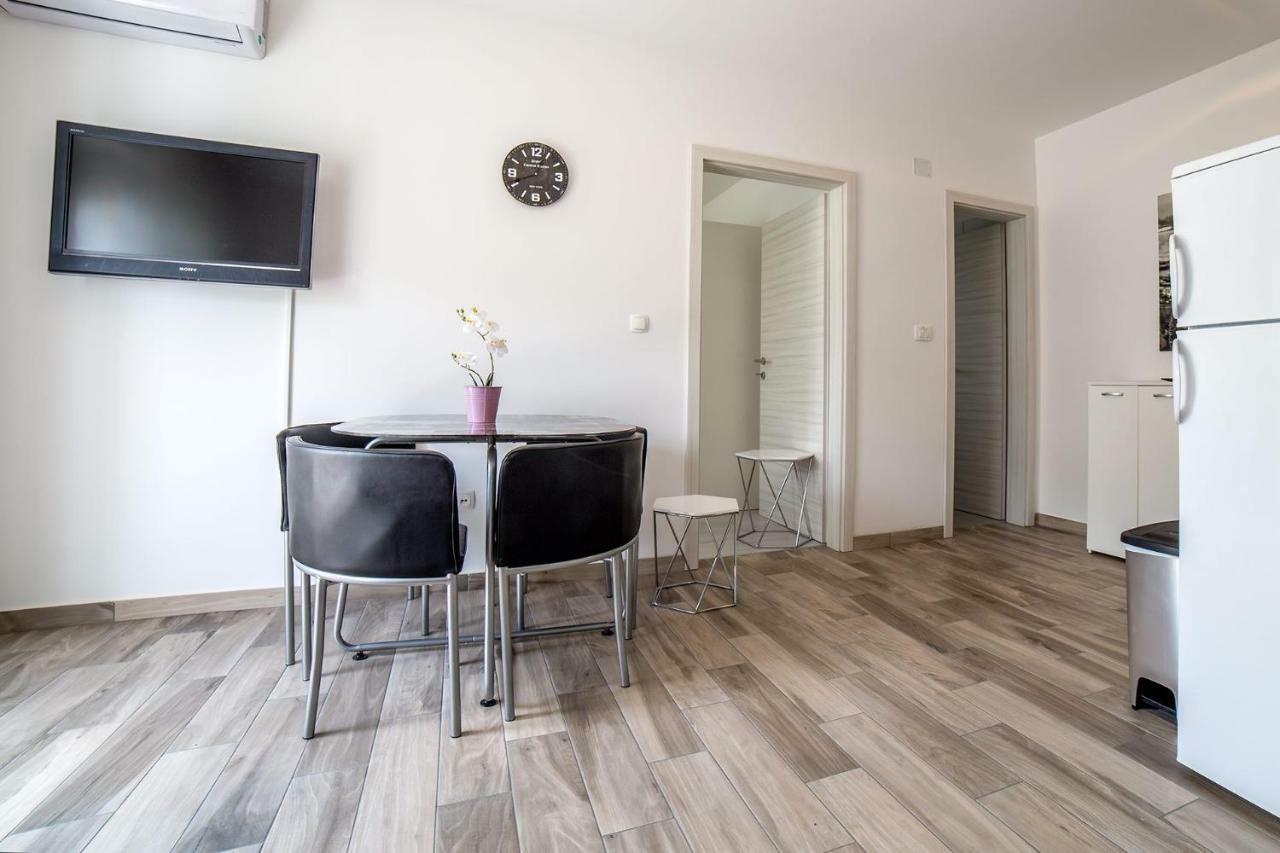 Studio Apartman Nina Apartment ริเยกา ภายนอก รูปภาพ