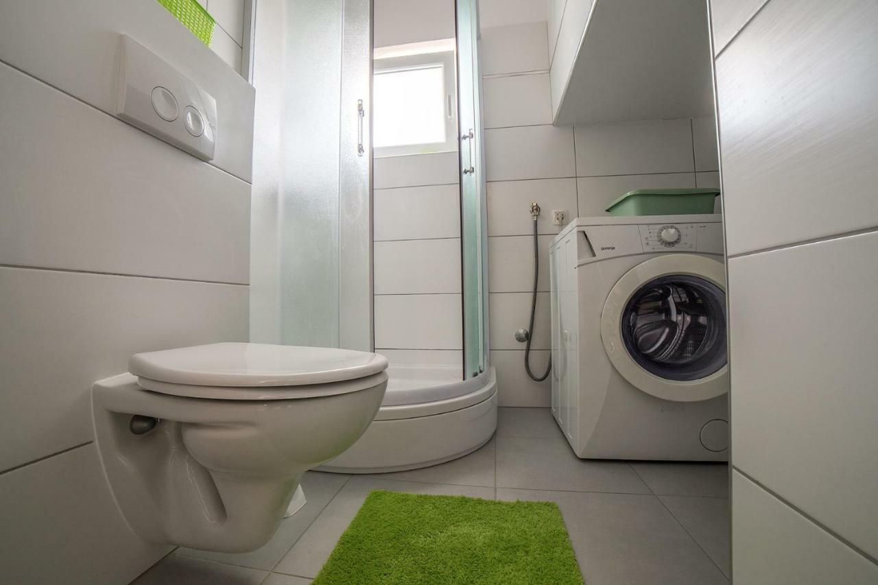Studio Apartman Nina Apartment ริเยกา ภายนอก รูปภาพ